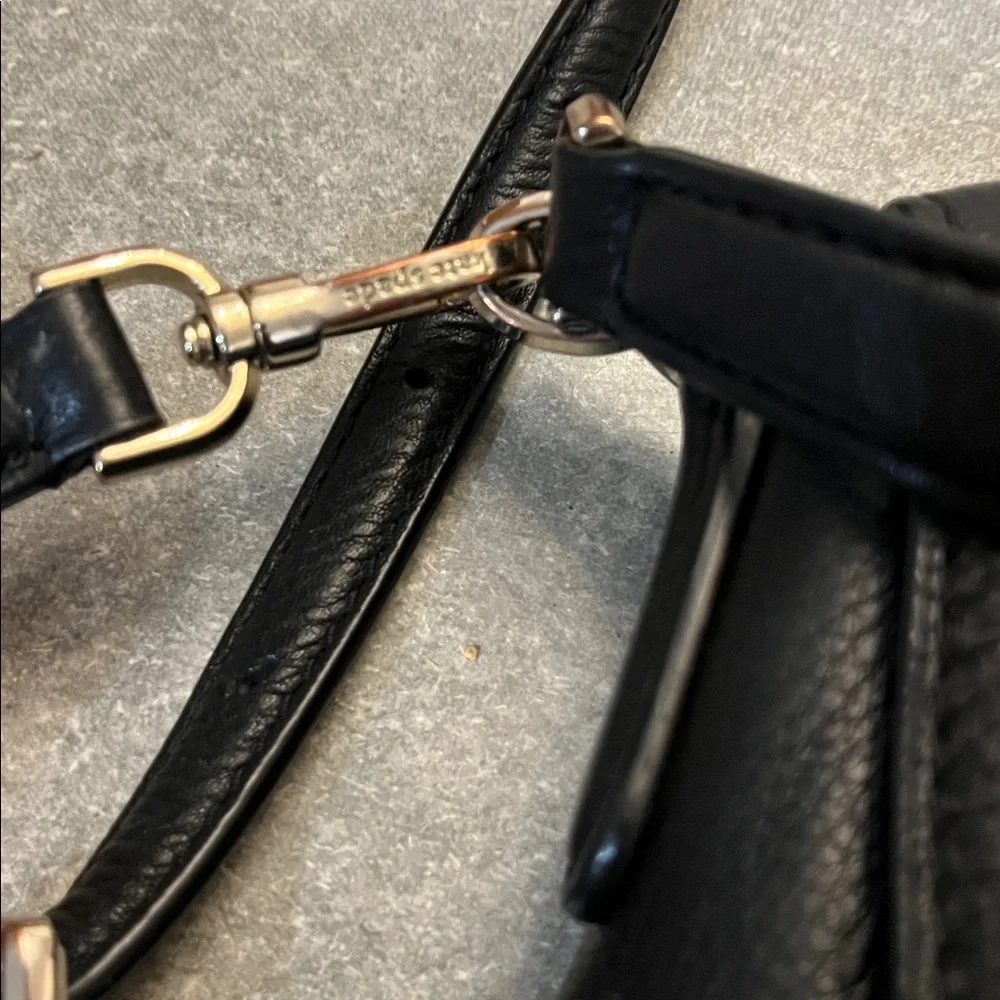 Kate Spade Black Leather Shoulder Bag with clutch. Kate Spade Cobble Hill Penny - Picture 6 of 8